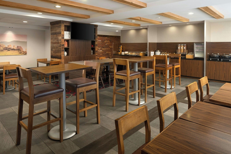 Food & Drinks 4, Fairfield Inn & Suites By Marriott Chattanooga, Hamilton