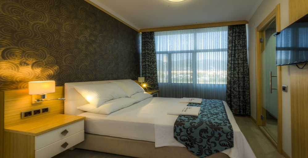Bedroom 4, Akcayhan Hotel, Edremit