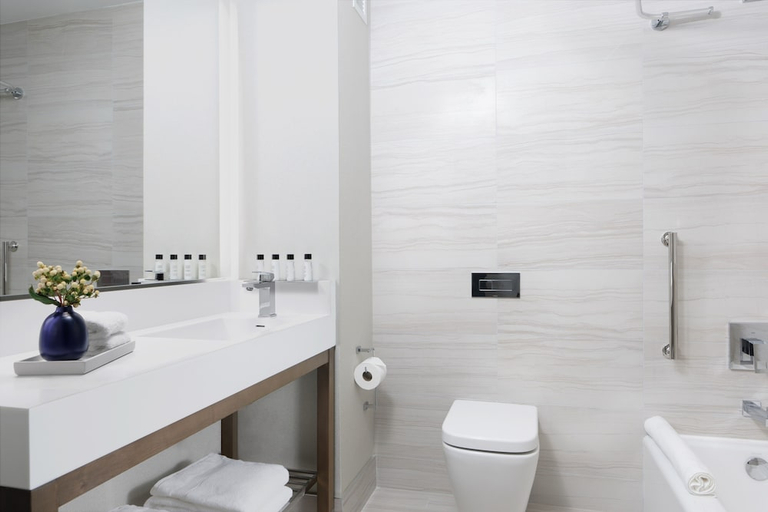 Bathroom 4, Courtyard by Marriott New York Manhattan/Midtown West, New York