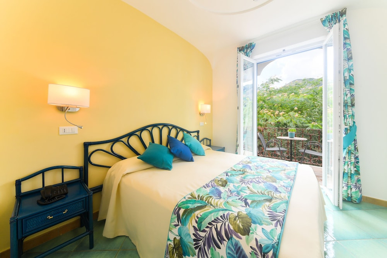 Bedroom 3, Terme Providence, Napoli