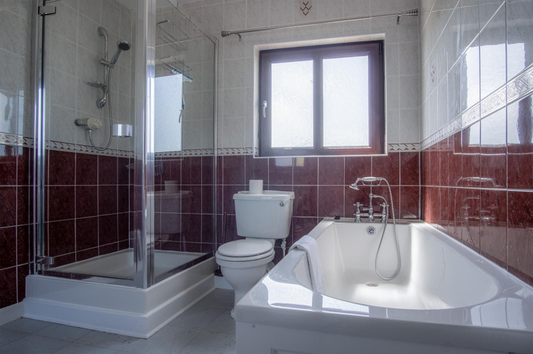 Bathroom 4, Avoca - 3 Bedroom - Llangennith, Swansea