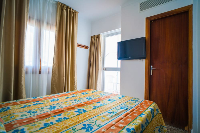 Bedroom 5, Sur, Baleares