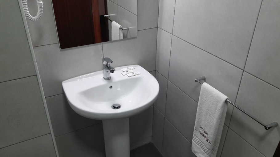 Bathroom 4, Sao Gabriel, Porto