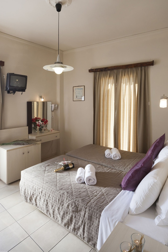 Bedroom 2, Hotel Francoise, South Aegean