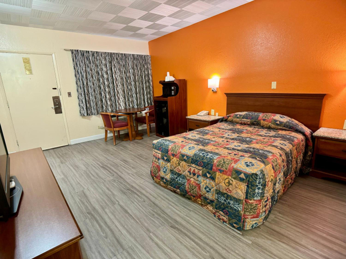 Bedroom 2, Knights Inn Galax, Galax