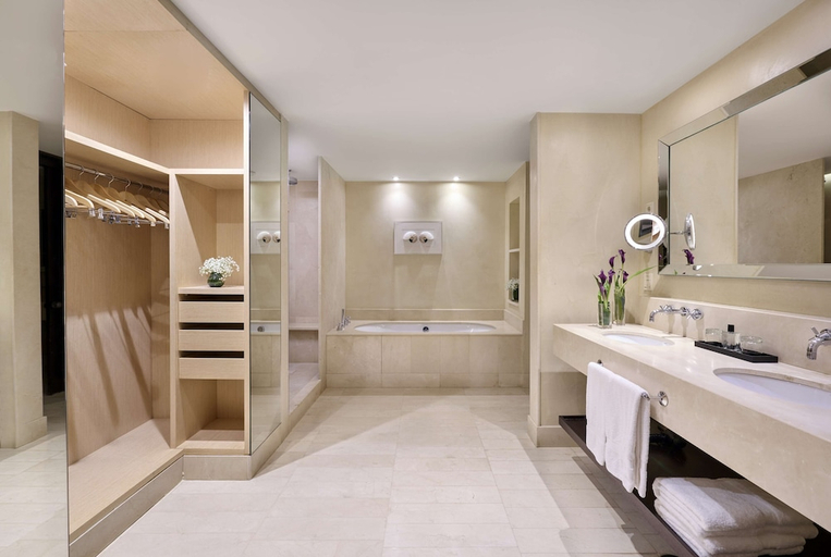 Bathroom 4, La Manga Club Hotel Principe Felipe, Murcia