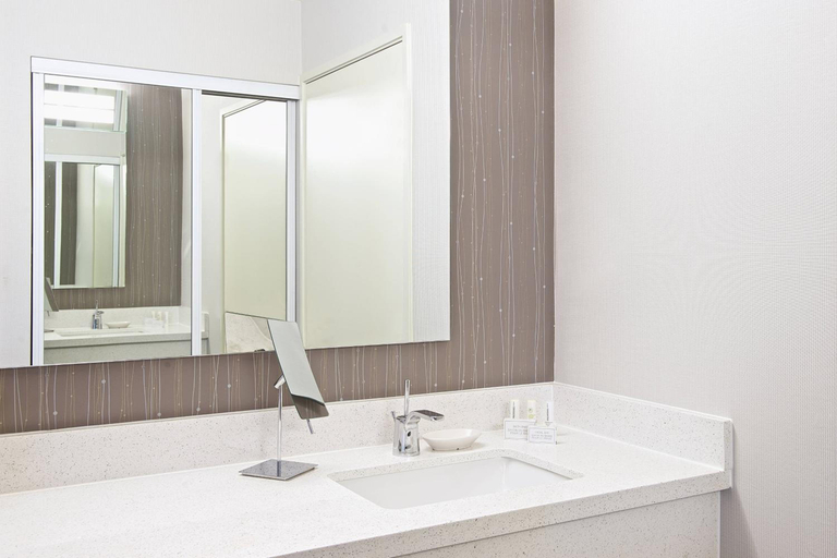 Bathroom 5, Courtyard by Marriott Palm Desert, Riverside