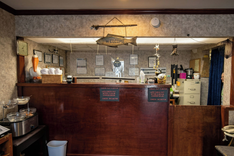 Interior, Lake Erie Lodge Oregon OH, Lucas
