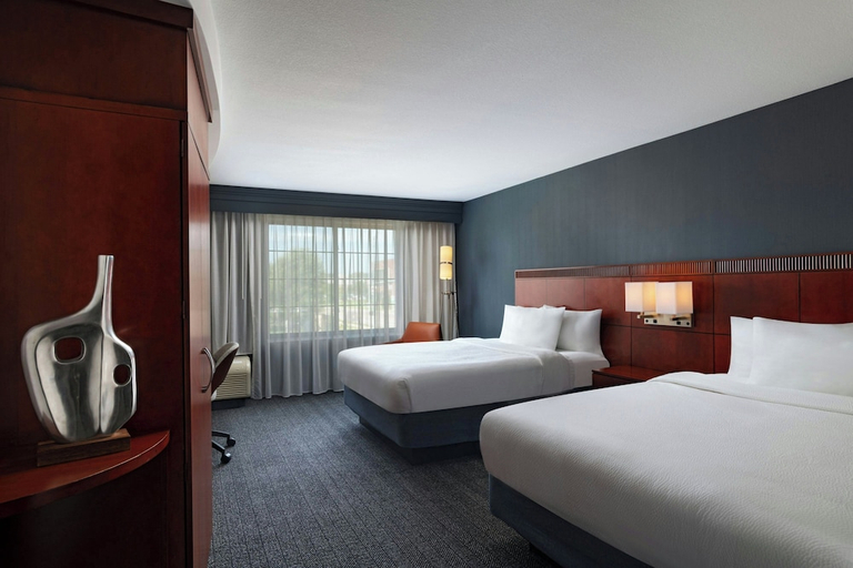 Bedroom 2, COURTYARD MARRIOTT AKSARBEN VILLAGE, Douglas