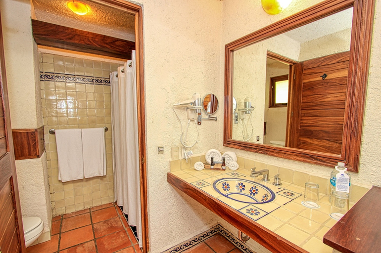 Bathroom 4, Hotel Villa Blanca Huatulco, Dist. Pochutla