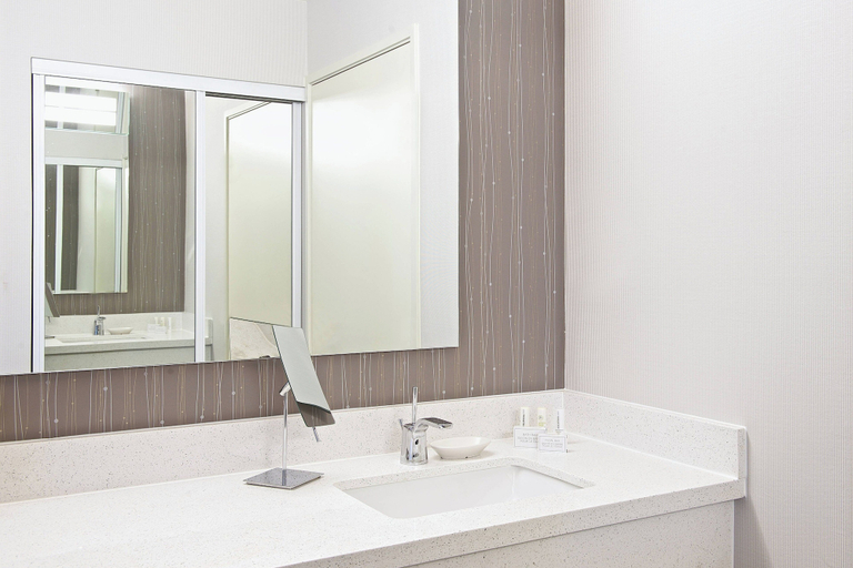 Bathroom 5, Courtyard by Marriott Palm Desert, Riverside