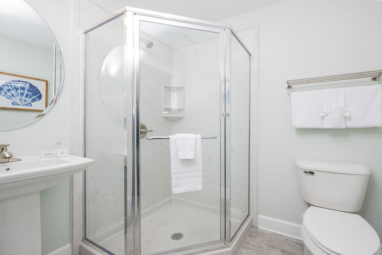 Bathroom 4, Phoenix Gulf Towers 1708 condo, Baldwin