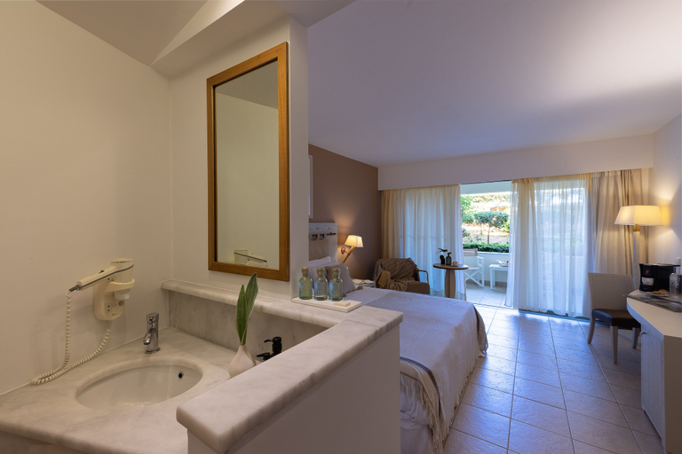 Bathroom 5, Giannoulis Santa Marina Plaza - Adults Only, Crete