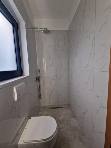 Bathroom 3, Arta's Beach Apartments, Durrësit