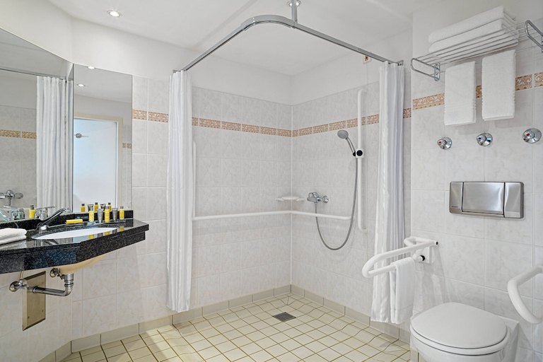 Bathroom 4, Leipzig Marriott Hotel, Leipzig