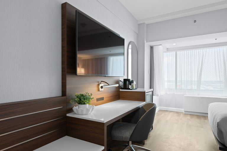 Bathroom 5, ARMON PLAZA - MONTRÉAL ARPT by IHG, Montréal