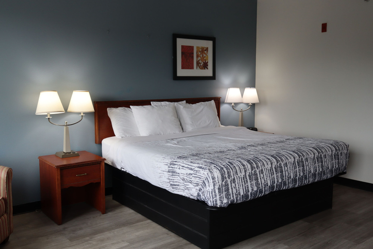Bedroom 4, Baymont by Wyndham Hot Springs On the Lake, Garland
