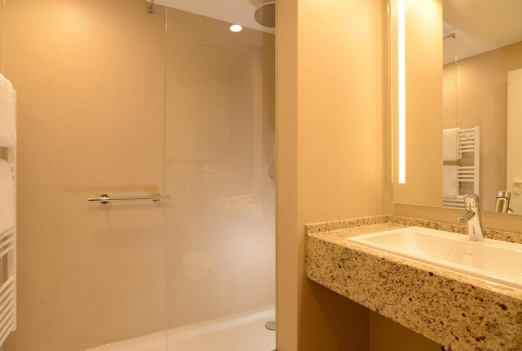 Bathroom 4, TOP CountryLine Seehotel Grossherzog, Nordwestmecklenburg