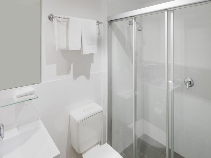 Bathroom 5, Mantra Castle Hill Sydney, Baulkham Hills - Central