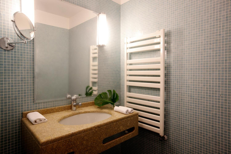 Bathroom 5, Hotel Grand'Italia, Padua