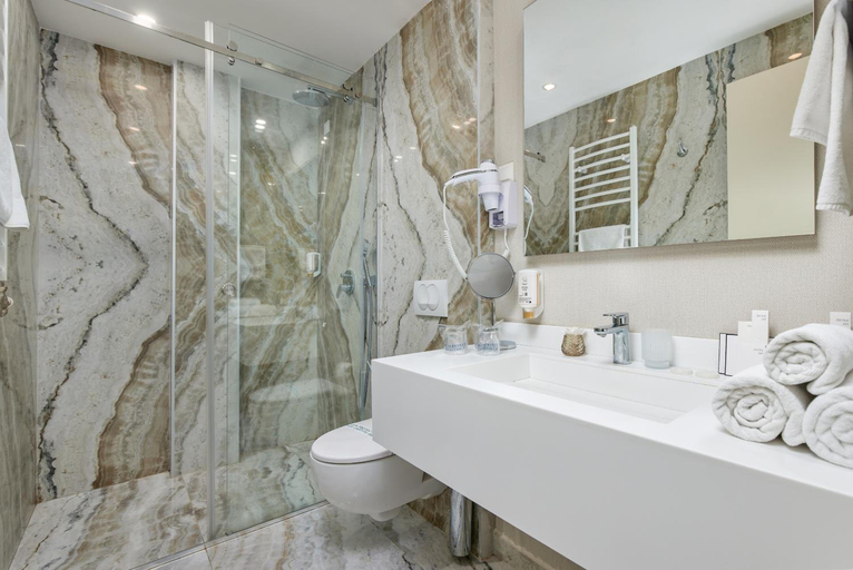 Others 5, Hotel Splendido Mb