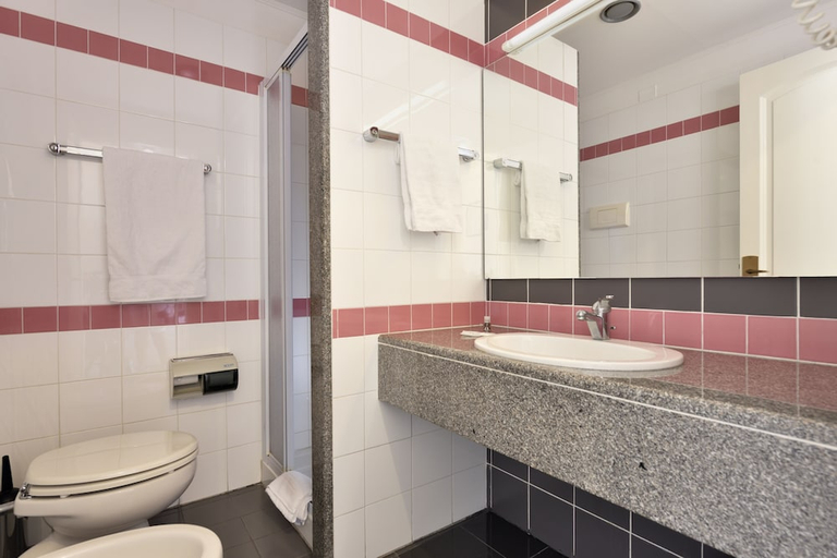 Bathroom 5, Hotel Orri, Ogliastra
