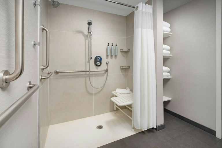 Bathroom 3, Courtyard Chicago Midway Airport, Cook