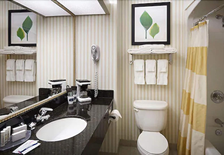 Bathroom 3, Fairfield Inn By Marriott Toronto Oakville, Halton