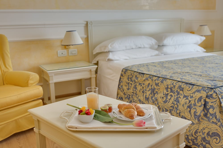 Bedroom 3, Hotel Continental Brescia, Brescia