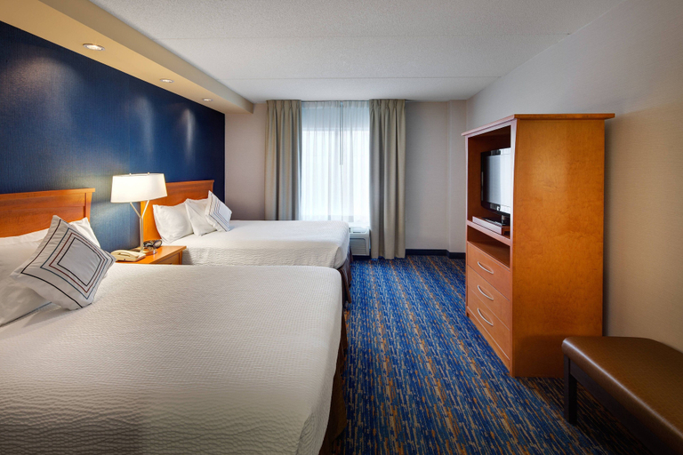 Bedroom 2, Fairfield Inn and Suites by Marriott Toronto Brampton, Peel