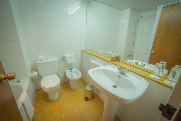Bathroom 4, Porto Santo Hotel and Spa, Porto Santo