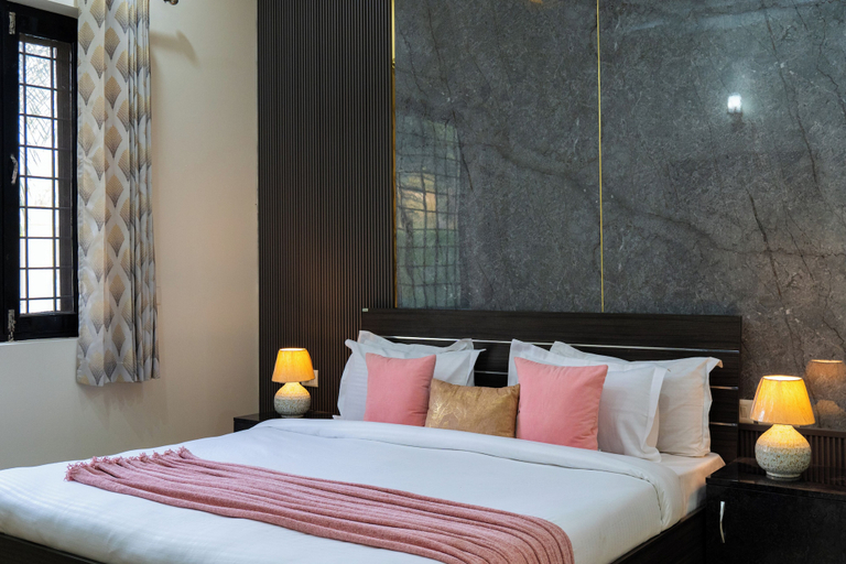 Room 5, Alaya Stays KV Venture Mirage 3BHK Villa, Faridabad