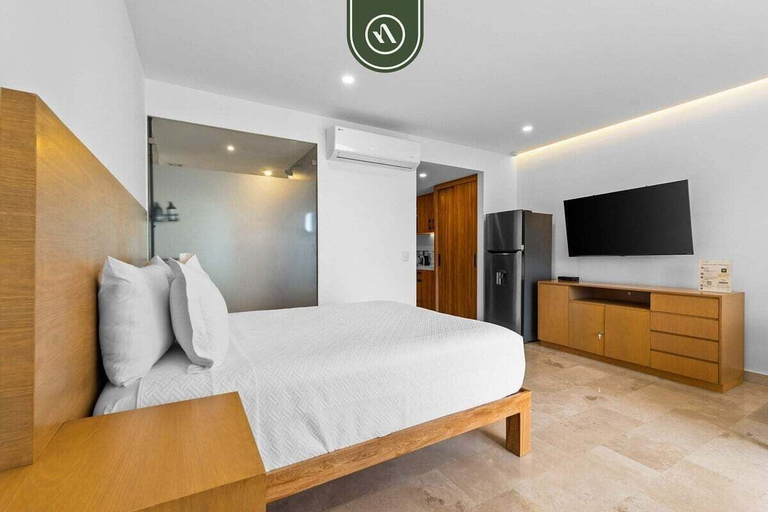 Room 2, Brand New Oceanview Studio - Pools - Beach - Gym, Puerto Vallarta