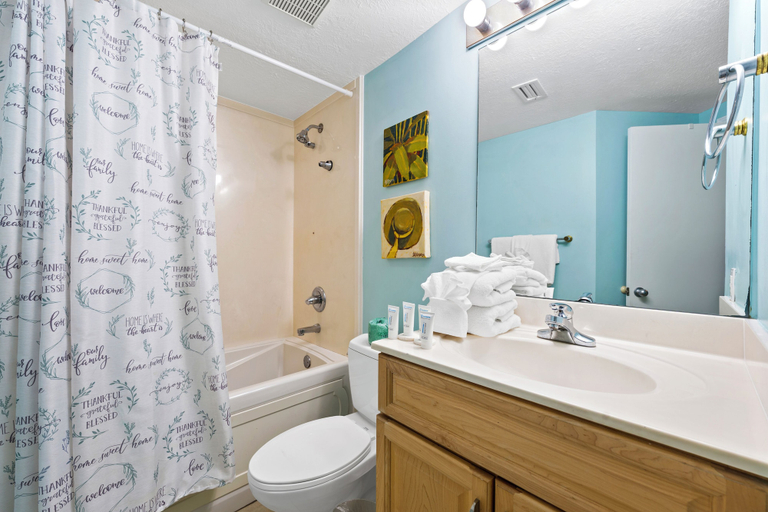 Bathroom 3, Bluewater 103, Baldwin