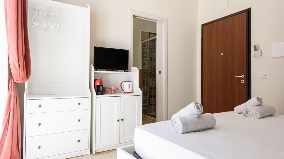 Bedroom 2, Vico Sedil Capuano 21, Napoli