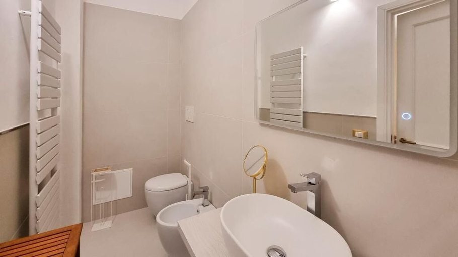 Bathroom 5, Casa FEREMI, Lecce