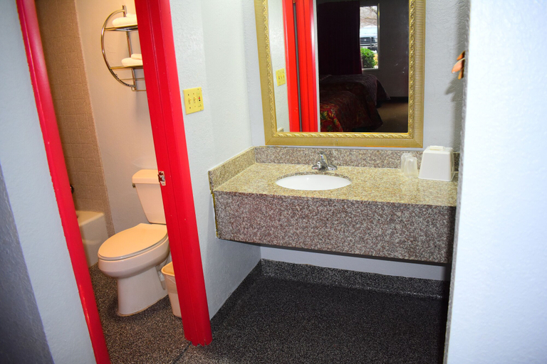 Bathroom 4, Economy Inn Little Rock, Pulaski