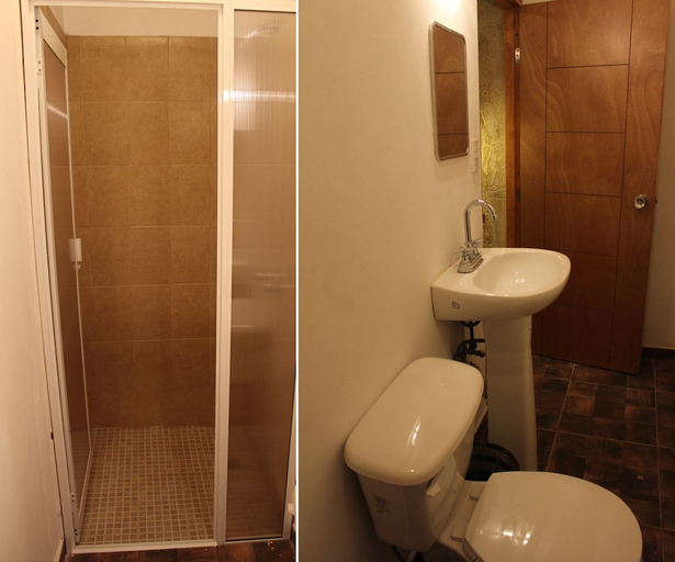 Bathroom 4, Venados Inn, Mazatlán