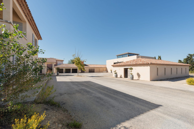 Room 4, Wine Estate 20m Pool and Cinema, Hérault