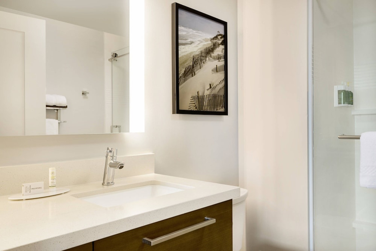 Bathroom 3, TownePlace Suites by Marriott Outer Banks Kill Devil Hills, Dare