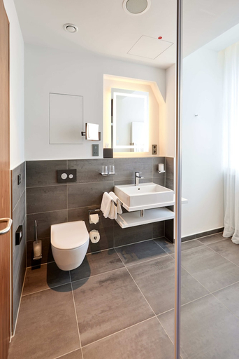 Bathroom 4, Kasino Hotel, Leverkusen