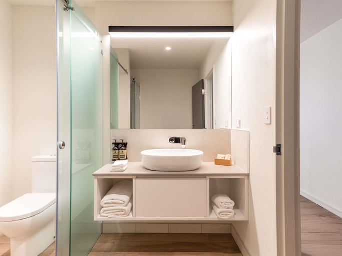 Bathroom 4, Peppers Silo Launceston, Launceston - Pt B