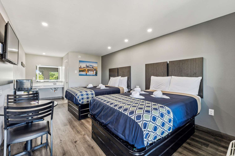 Bedroom 4, Knights Inn Antioch, Davidson