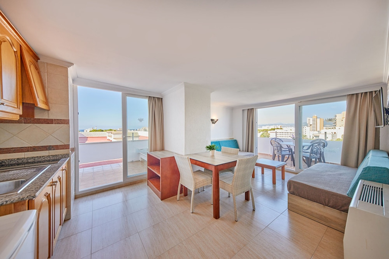 Others 5, Ben Hur Apartments, Baleares