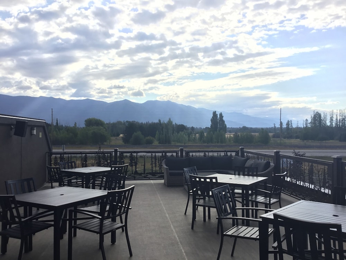 Food & Drinks 4, Glacier International Lodge, Flathead
