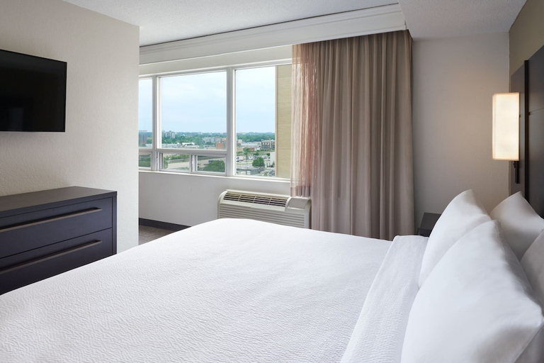 Bedroom 2, Residence Inn by Marriott London Downtown, Middlesex