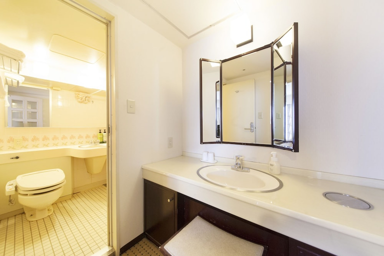 Bathroom 4, Quintessa Hotel Ogaki, Ōgaki