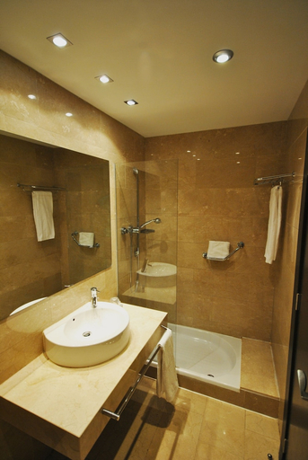 Bathroom 5, Hotel Hyltor, Murcia