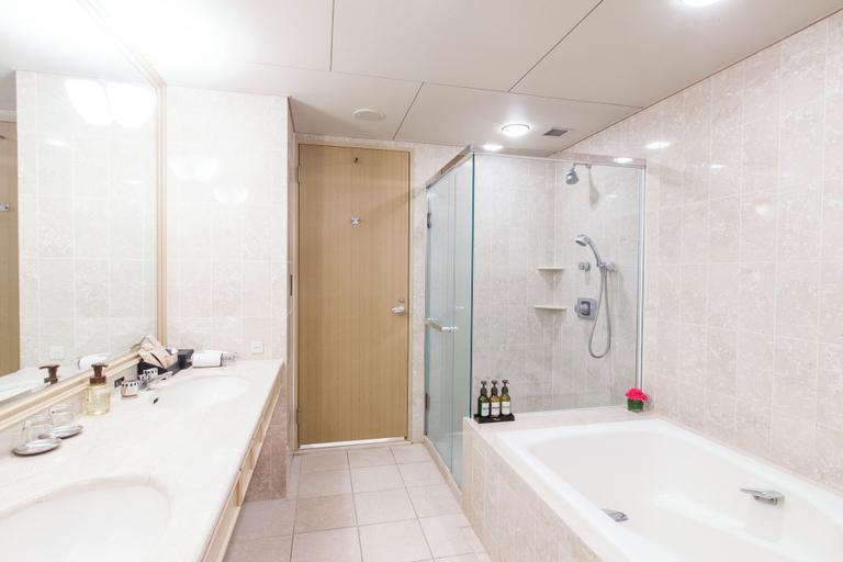 Others 3, The Qube Hotel Chiba, Chiba