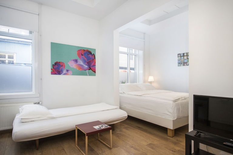 Bedroom 2, Rey Apartments, Reykjavík